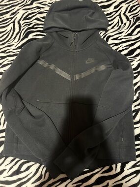 Nike Black Pullover Sweatshirt with Logo Tag